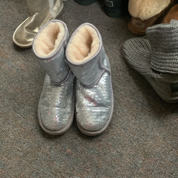 🚨SOLD🚨 Authentic Ugg boots silver sequin sz 2 - Picture 6 of 6